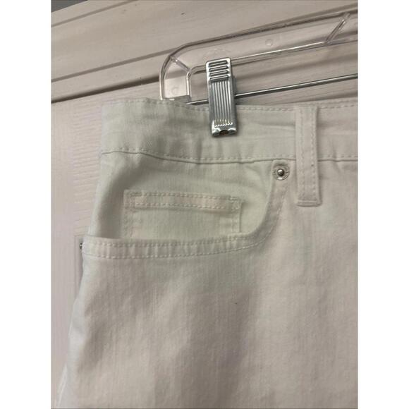 Crown & Ivy Shorts Women's 14 Beige White Denim Scalloped Stretch 37x3.5 - Picture 4 of 9